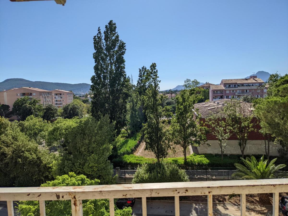 Superbe T2 Proche Des Plages Et Des Commerces Hyeres Exterior photo